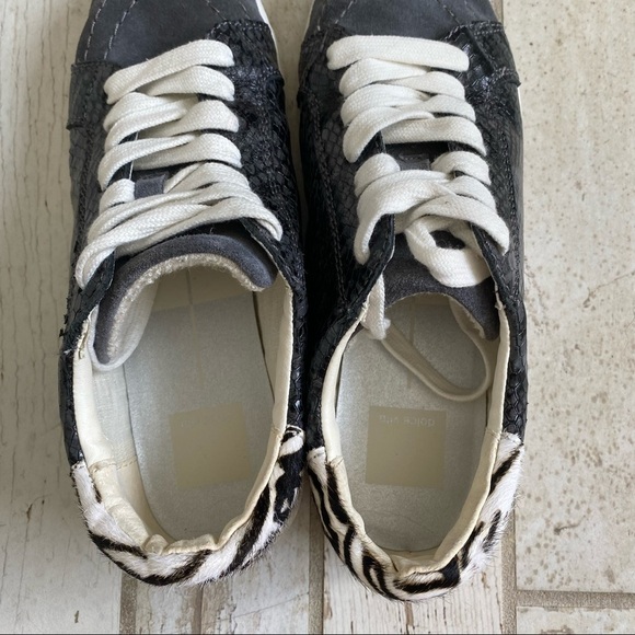 Dolce Vita Sneakers - Picture 4 of 5